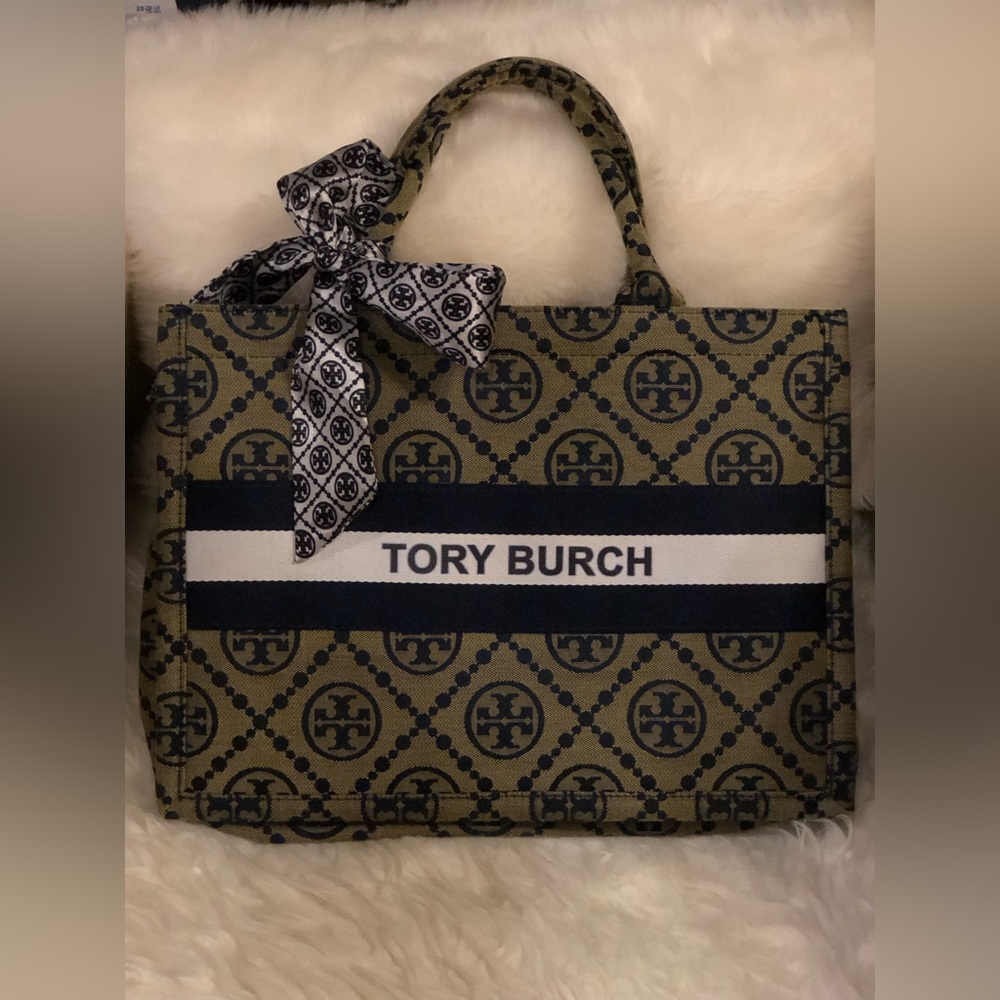 Tote bag with twilly